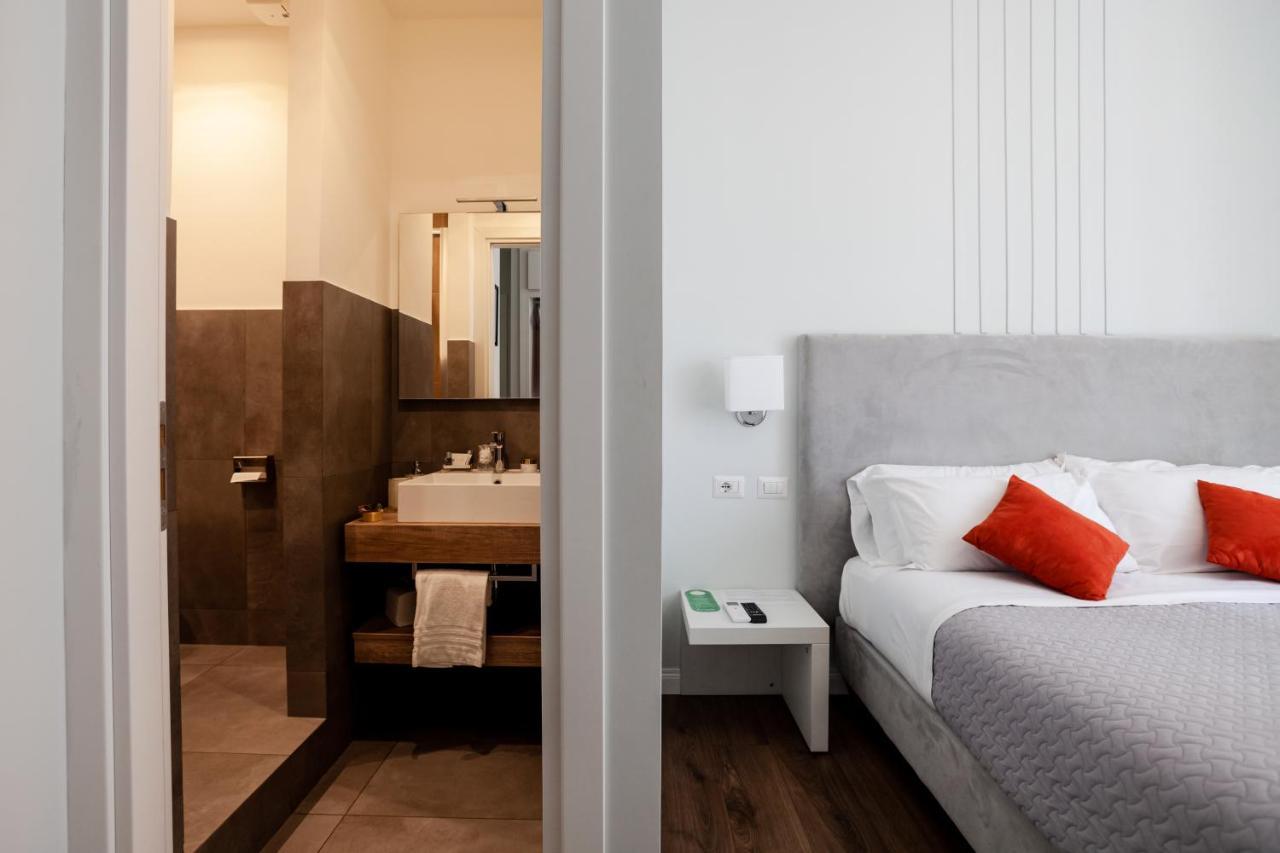 Eighty Four Rooms — Photos 2